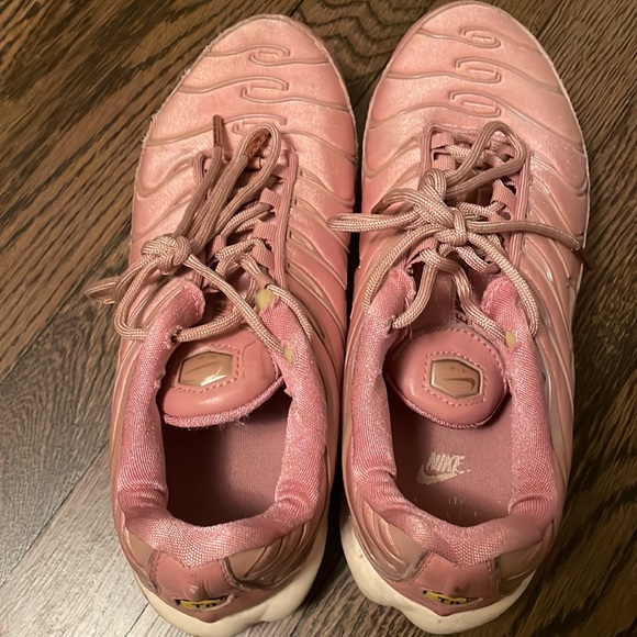 Women’s Nike air max plus - Picture 3 of 8